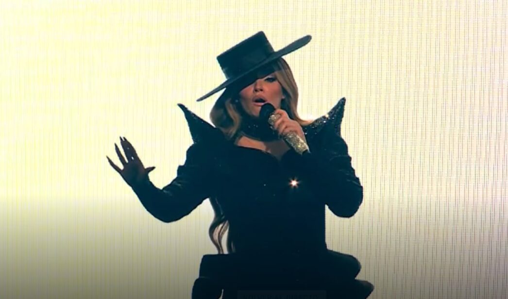 Melody en la gran final de Eurovisión 2025.