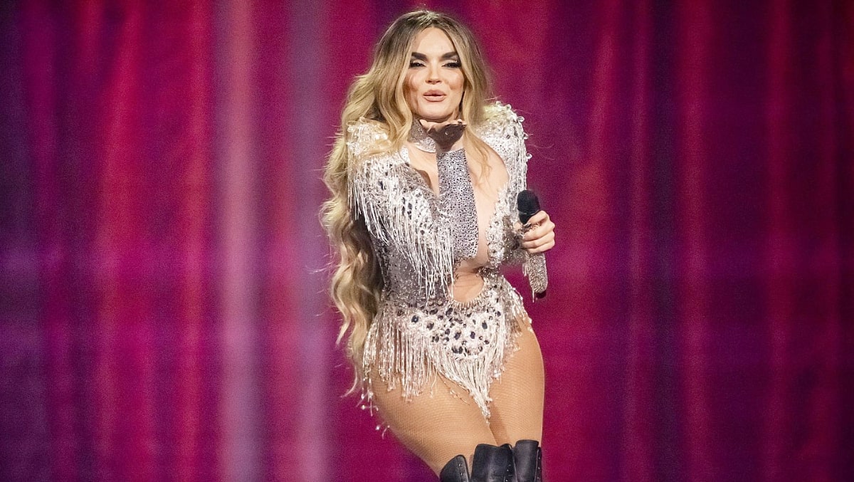 Melody en la gran final de Eurovisión 2025.