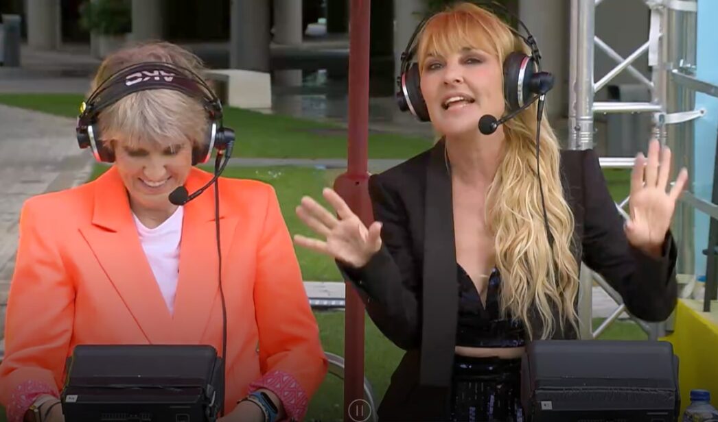 Paloma del Río y Cayetana Guillén Cuervo en 'La familia de la tele'.