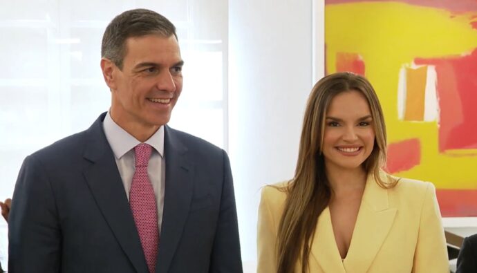 Pedro Sánchez y Melody.