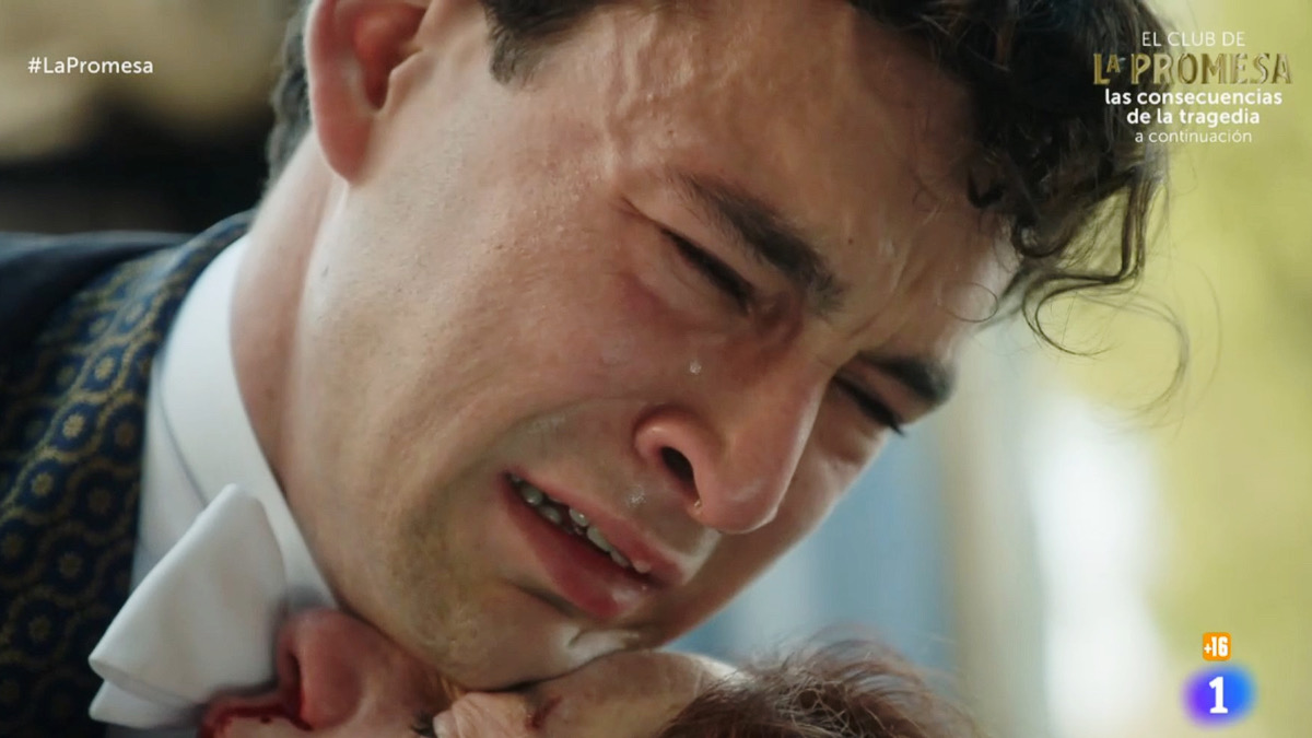 Curro llora la muerte de Eugenia en 'La Promesa'