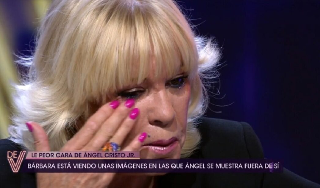 Bárbara Rey rompe a llorar en '¡De viernes!'.