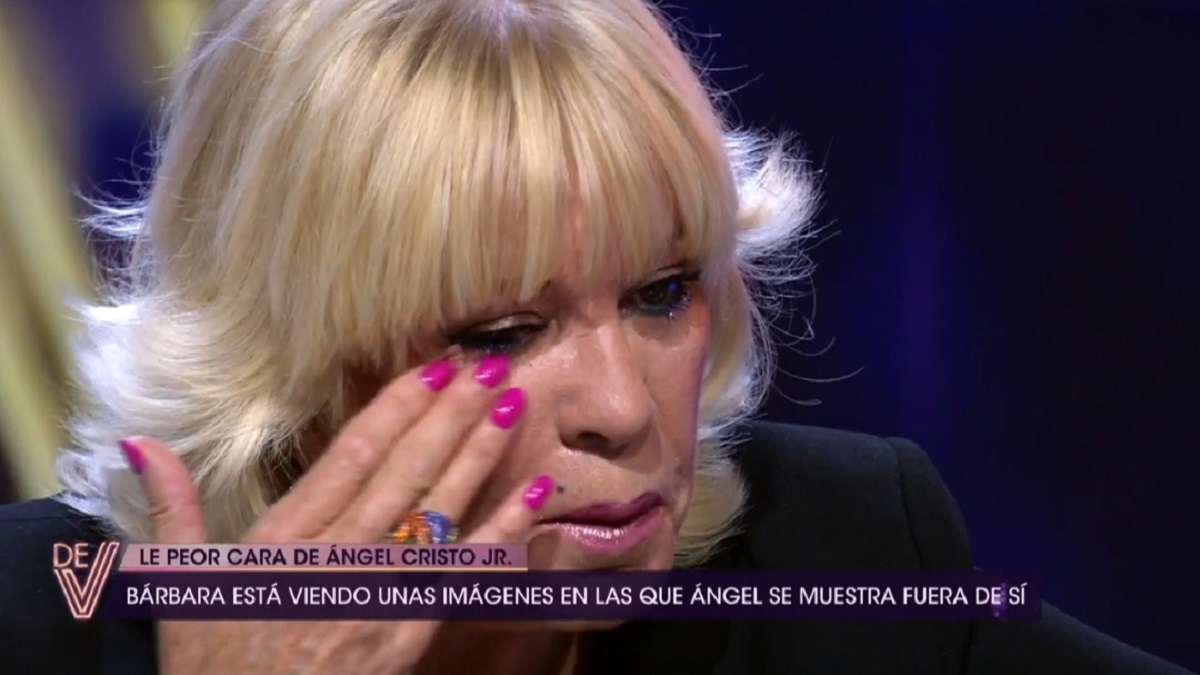 Bárbara Rey rompe a llorar en '¡De viernes!'.