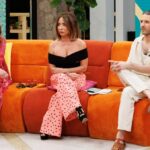 Laura Fa, María Patiño y Raúl Rodríguez en 'La familia de la tele'.