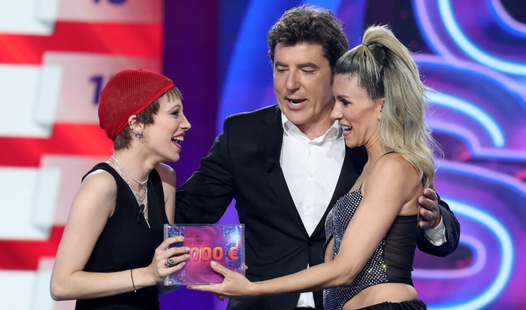 Manel Fuentes y Melani García en 'Tu cara me suena 12'.