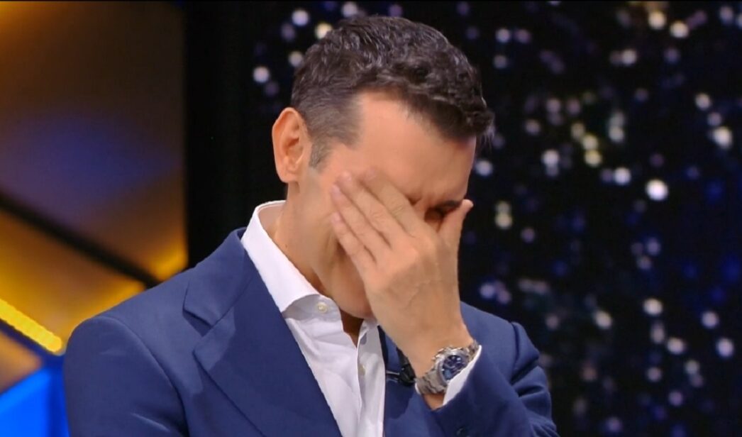 Jesús Vázquez recibe un reconocimiento en 'La noche de los recods'.