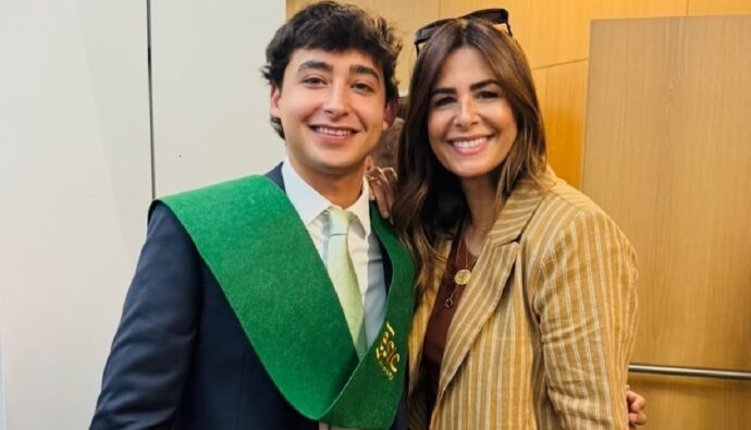 Nuria Roca y su hijo Juan.