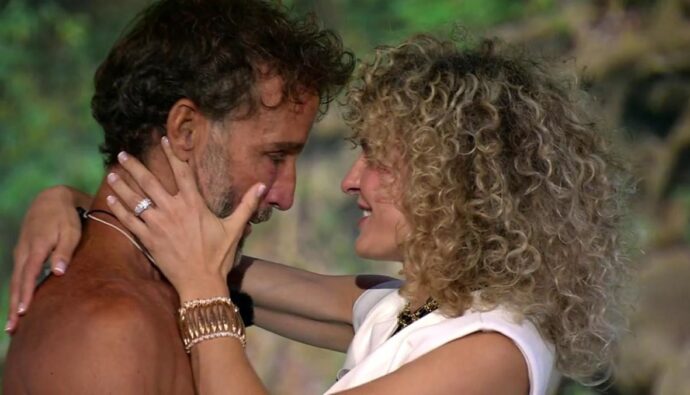 Sheila Casas anuncia su ruptura con Álvaro Muñoz Escassi tras 'Supervivientes' y da esta explicación