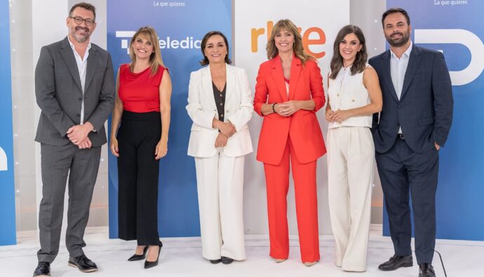 Equipo de presentadores del 'Telediario'.