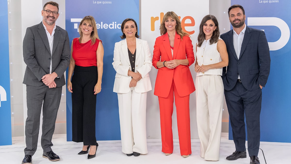 Equipo de presentadores del 'Telediario'.