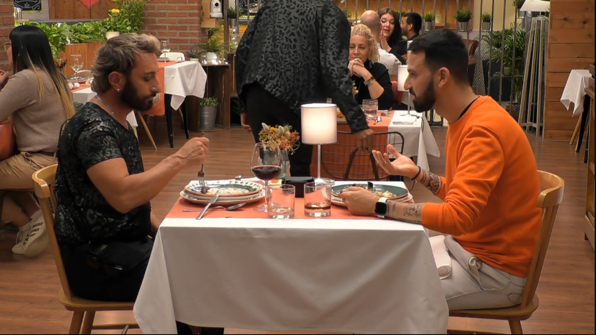 Lucas y Neto en 'First Dates'