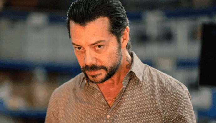Álvaro Morte habla en exclusiva de su nueva serie en Netflix, 'Dos tumbas', y detalla su regreso en 'Berlín'