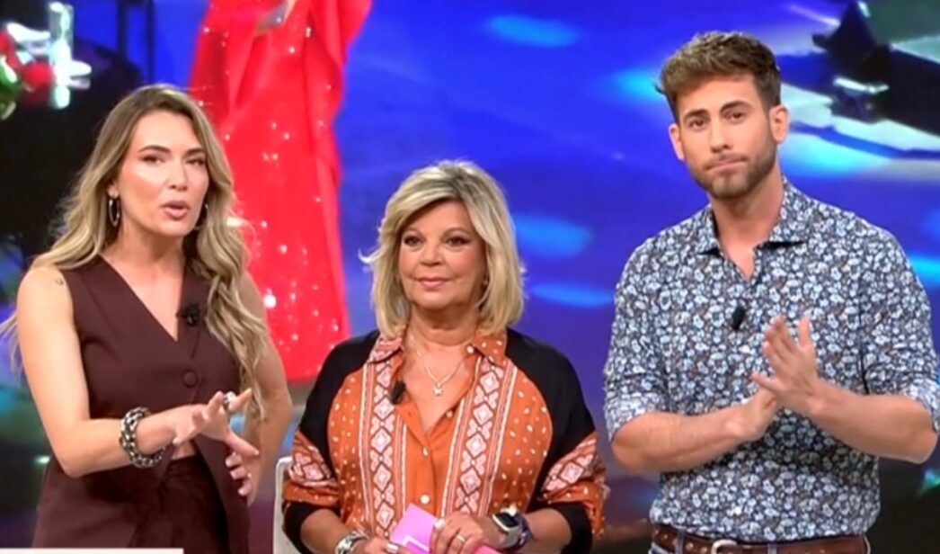 Álex Blanquer, Terelu Campos y César Muñoz en 'Fiesta'.