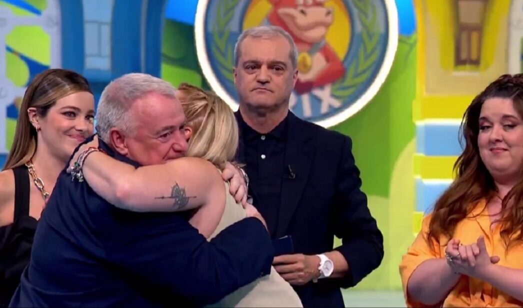 Ramón García se emociona en el 'Grand Prix'.