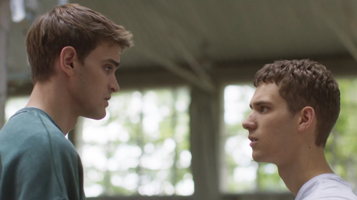 Gabriel Guevara y Hugo Welzel en 'Mar Afuera'.