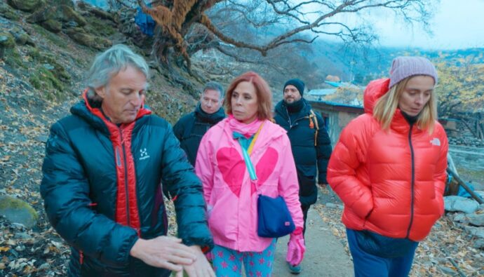 Jesús Calleja junto a Ágatha Ruiz de la Prada y Sandra Barneda en 'Universo Calleja'.