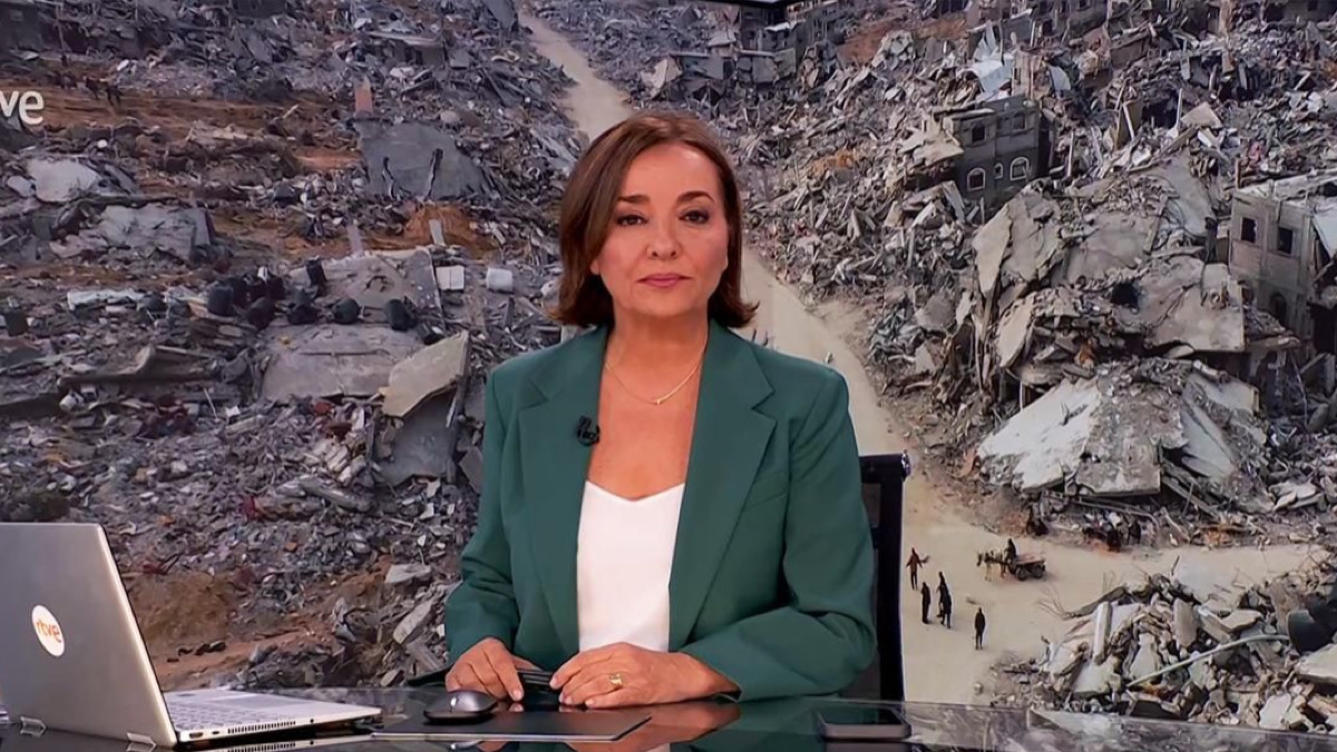 Pepa Bueno en el 'Telediario 2'