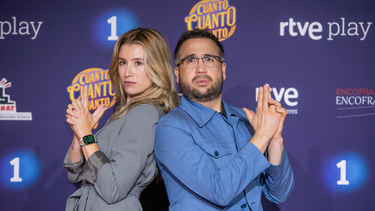 Los cómicos Eva Soriano y Aníbal Gómez, presentadores de 'Cuánto, cuánto, cuánto'