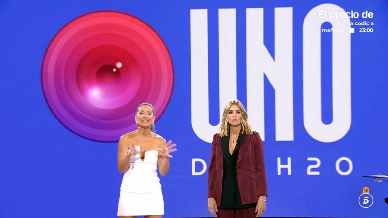 Nagore Robles y Sandra Barneda en el plató de 'Supervivientes All Stars'