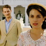 Adriana Ugarte y Peter Vives en 'El tiempo entre costuras'