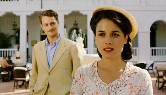 Adriana Ugarte y Peter Vives en 'El tiempo entre costuras'