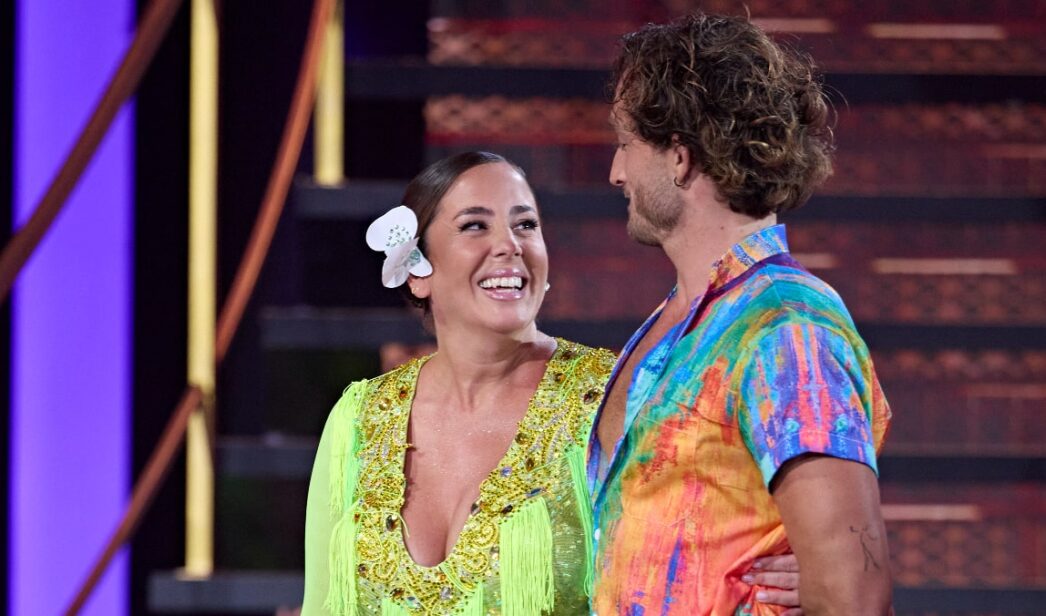 Anabel Pantoja junto a su bailarín en 'Bailando con las estrellas'.
