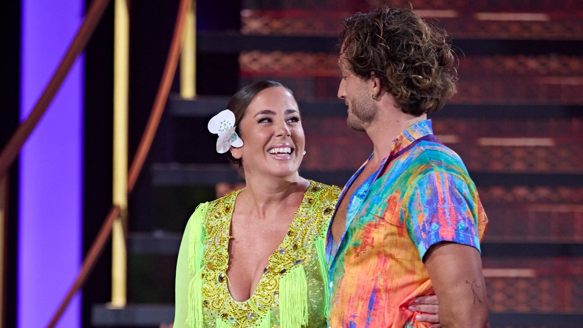 Anabel Pantoja junto a su bailarín en 'Bailando con las estrellas'.