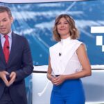 Igor Gómez y Lara Siscar en la despedida del Telediario 2.