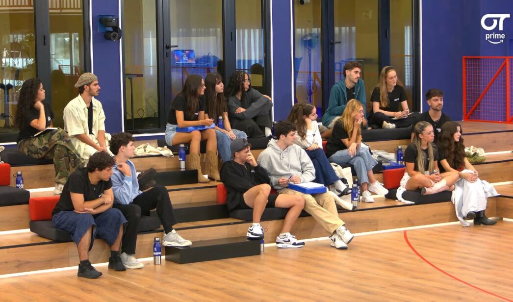 Concursantes de 'OT 2025' en su primer día en la academia.