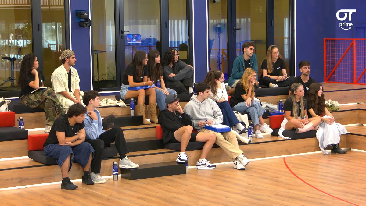 Concursantes de 'OT 2025' en su primer día en la academia.