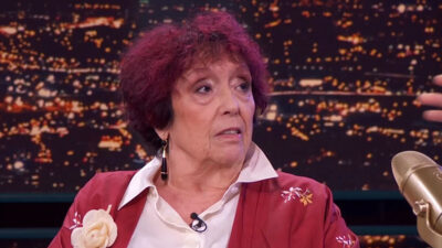 La escritora Maruja Torres en una visita a 'Late Xou con Marc Giró'.