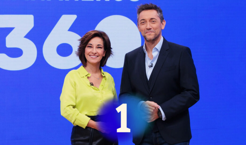 Adela González y Javier Ruiz y el logo de La 1