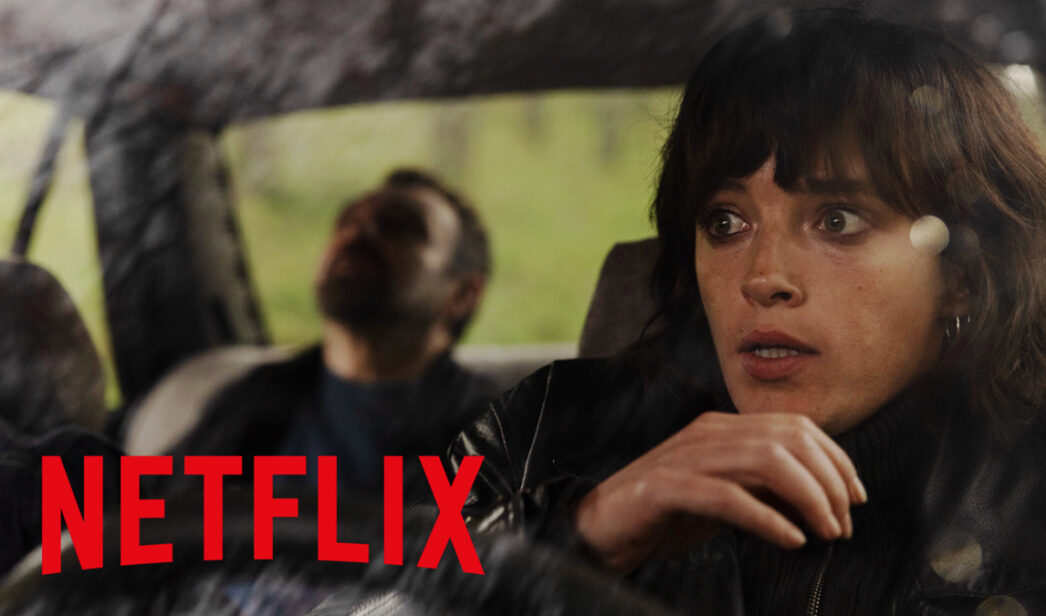 Susana Abaitua en 'Un fantasma en la batalla' y el logo de Netflix