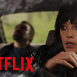 Susana Abaitua en 'Un fantasma en la batalla' y el logo de Netflix