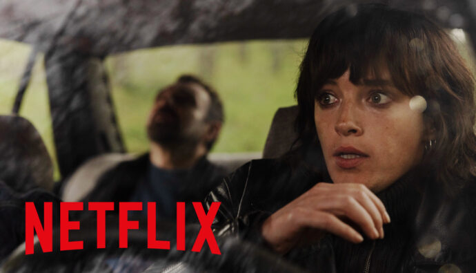 Susana Abaitua en 'Un fantasma en la batalla' y el logo de Netflix