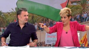 Iñaki López y Cristina Pardo en 'Más vale tarde'.