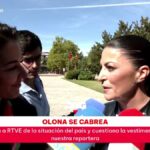Macarena Olona y la reportera Esther Yáñez en 'Directo al grano'.