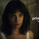Michelle Jenner en 'Dime tu nombre' y logo de Prime Video