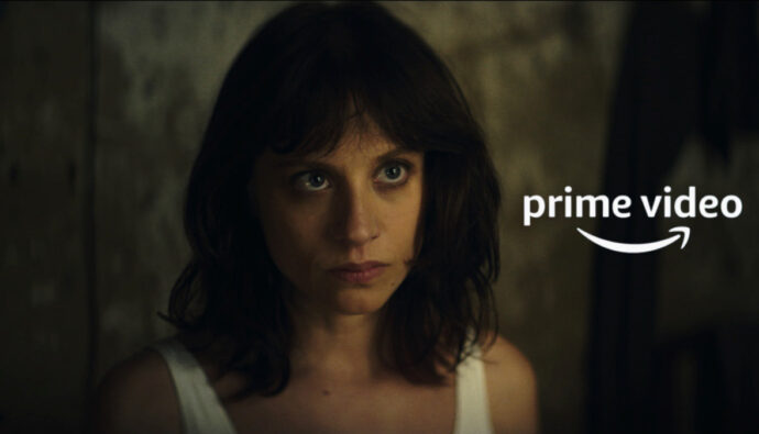 Michelle Jenner en 'Dime tu nombre' y logo de Prime Video
