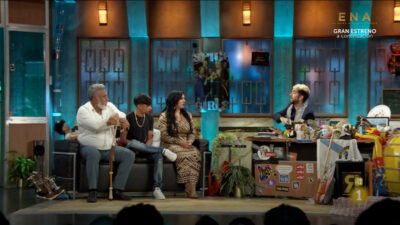 Los protagonistas de 'Ciudad sin sueño' en 'La Revuelta' junto a David Broncano