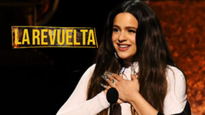La cantante Rosalía y logo de 'La Revuelta'