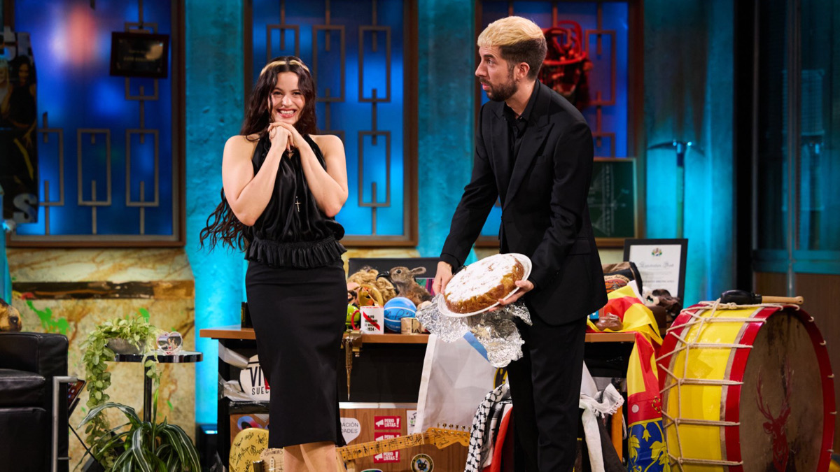 Media España, representada por esta imagen ante una noche televisiva histórica con Rosalía en 'La Revuelta'