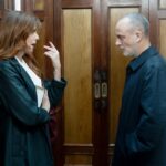 Manuela Velasco y Javier Gutiérrez en 'La Agencia'.