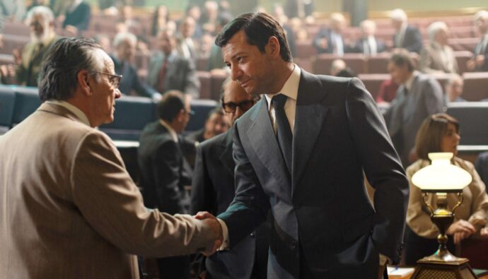 Eduard Fernández y Álvaro Morte en 'Anatomía de un instante'.