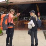 Alba Carrillo y Cristina Cifuentes en 'Hasta el fin del mundo'.