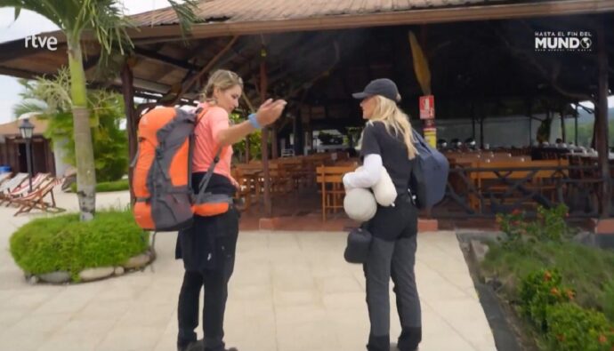 Alba Carrillo y Cristina Cifuentes en 'Hasta el fin del mundo'.