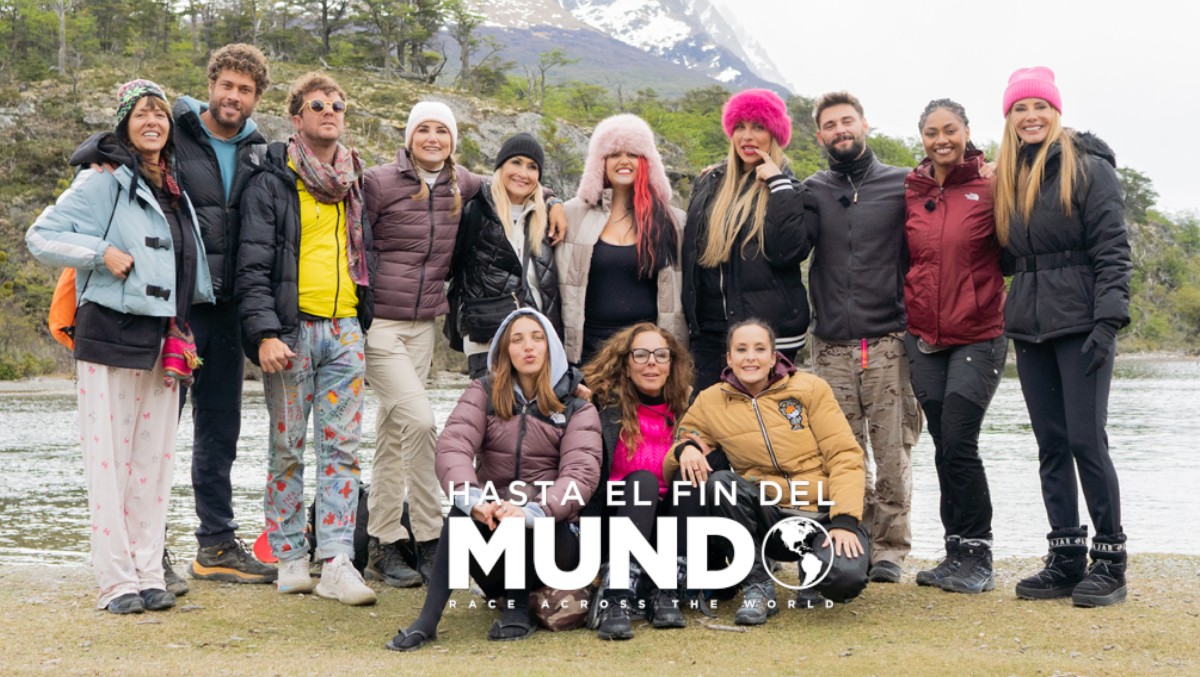 Foto grupal de 'Hasta el fin del mundo'.