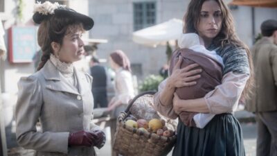 Verónica Sánchez y Carlota Baró en 'Las hijas de la criada'.