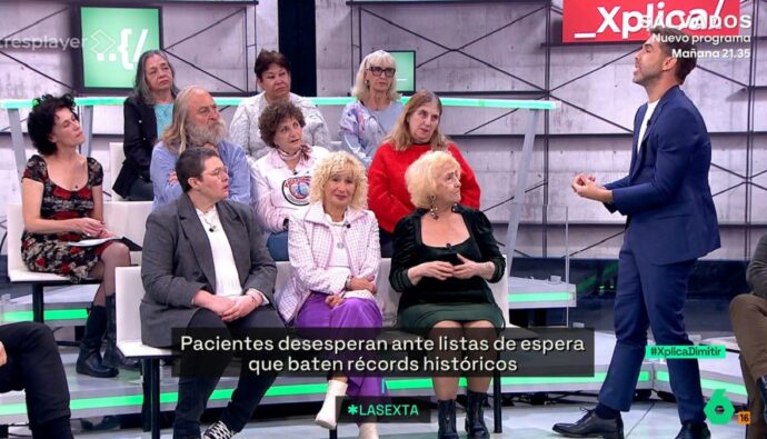 José Yélamo para los pies a Carmen Flores en 'La Sexta Xplica'.