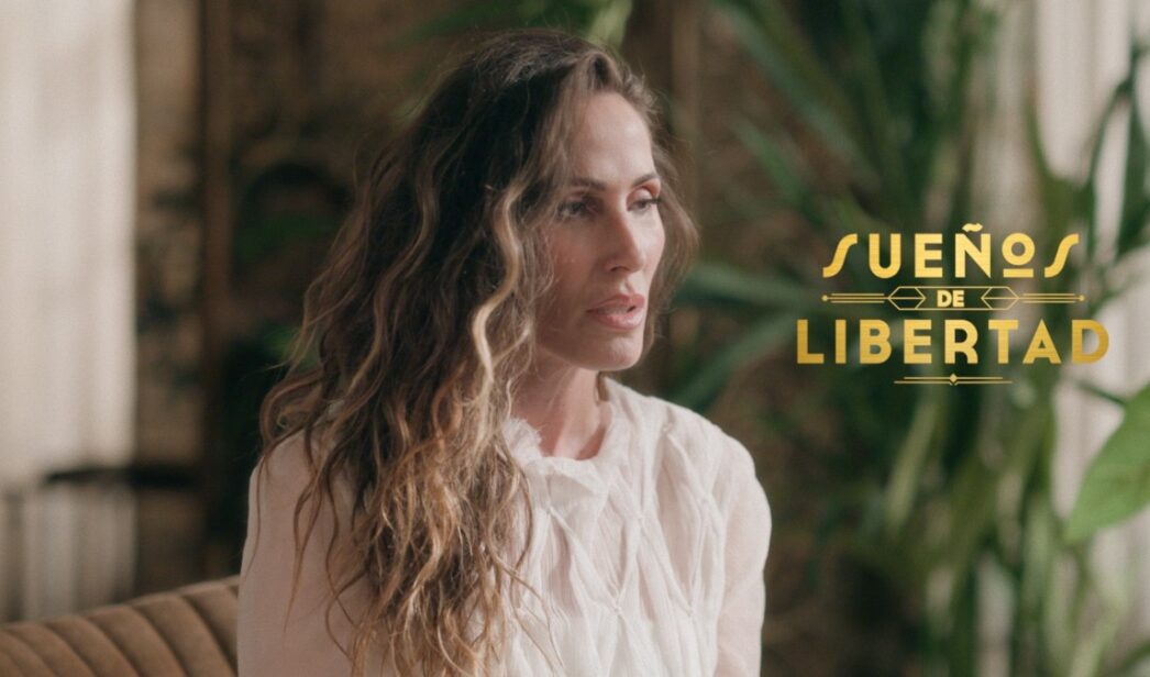 Malú en el videoclip de 'Sueños de libertad'.